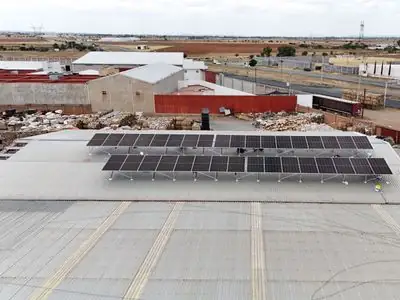 Recicladora en Fresnillo, Zacatecas, con paneles solares en el techo